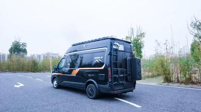 B970-plus 房车亮相北京房车展p
