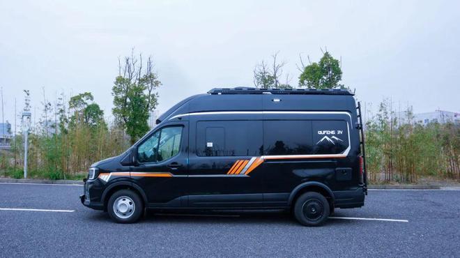 B970-plus 房车亮相北京房车展pg电子首页自由奔赴山海之约！趣蜂(图3)
